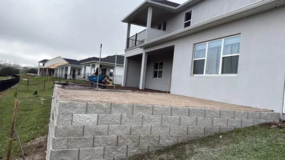 Retaining Walls for Sloped Florida Properties